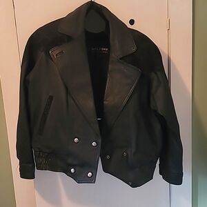 Wilson's leather jacket. Sz M misses